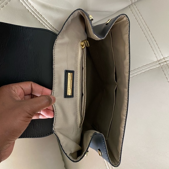 BCBG Maxazria Italian leather Backpack 🎒 VGUC. - Picture 5 of 7